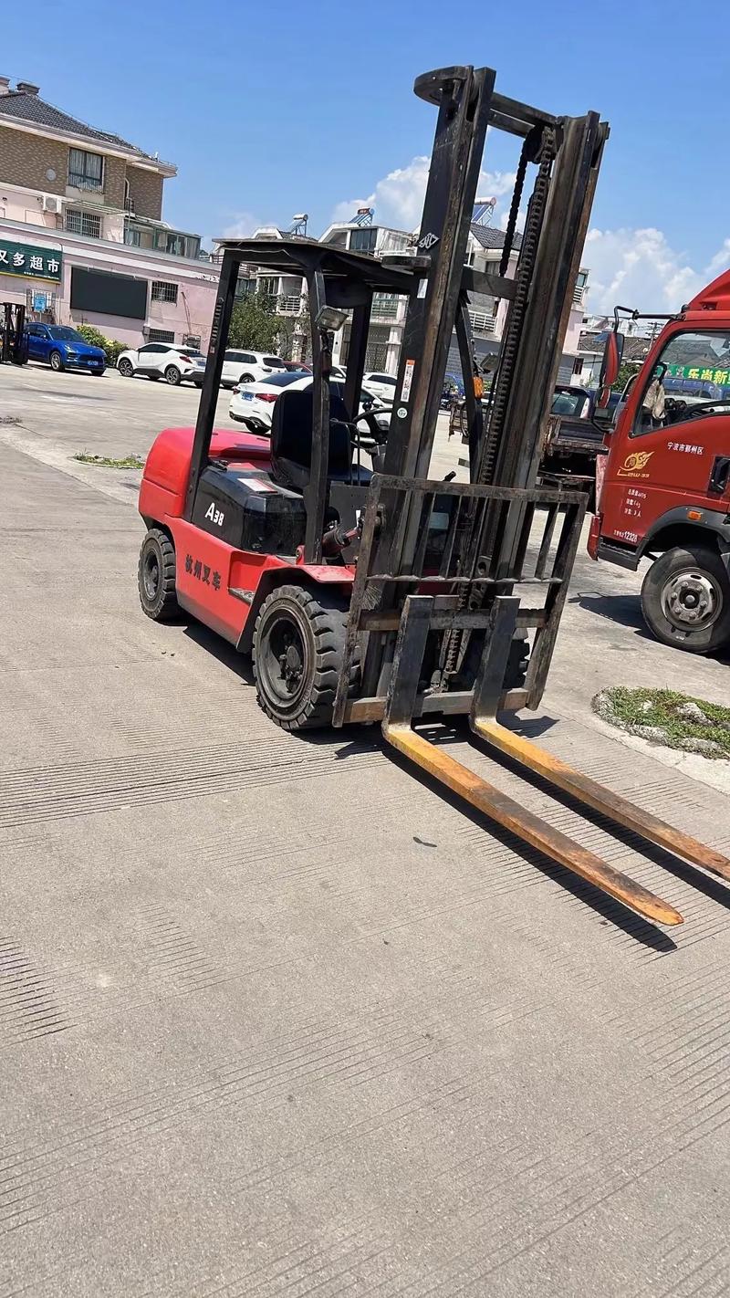 8噸與3.8噸叉車轉(zhuǎn)讓 杭州地區(qū)2節(jié)升高4米叉車出售信息